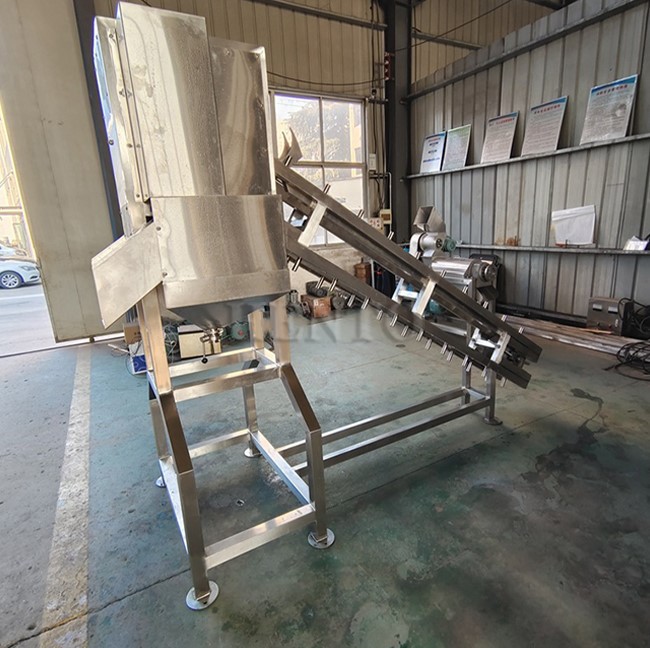 Coconut Cutting Water Extracting Machine Coconut Cutting Water Extracting Machine