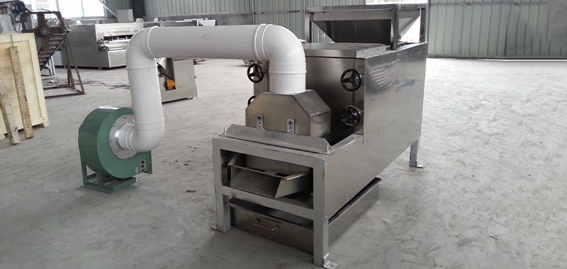 Peanut peeling machine